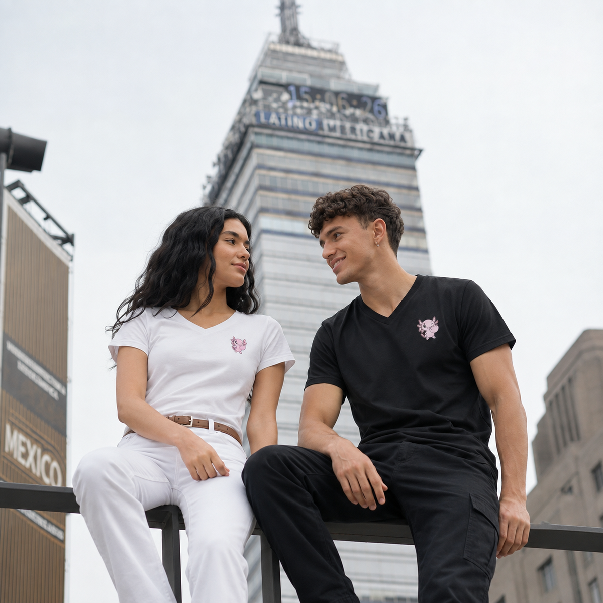 Playera Cuello V Axoloteria La Mano Ajolote Adulto