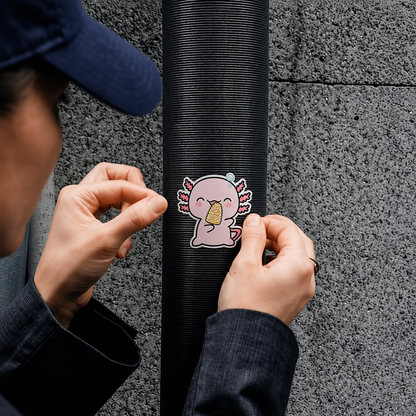 Sticker Ajolote Comiendo Elote Con Chile Xo The Monster